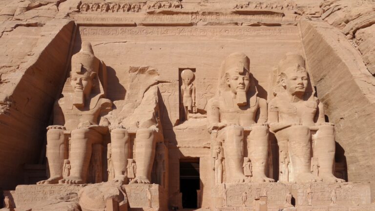 Best Luxor Aswan and Abu Simbel 3 Day Tour from Hurghada