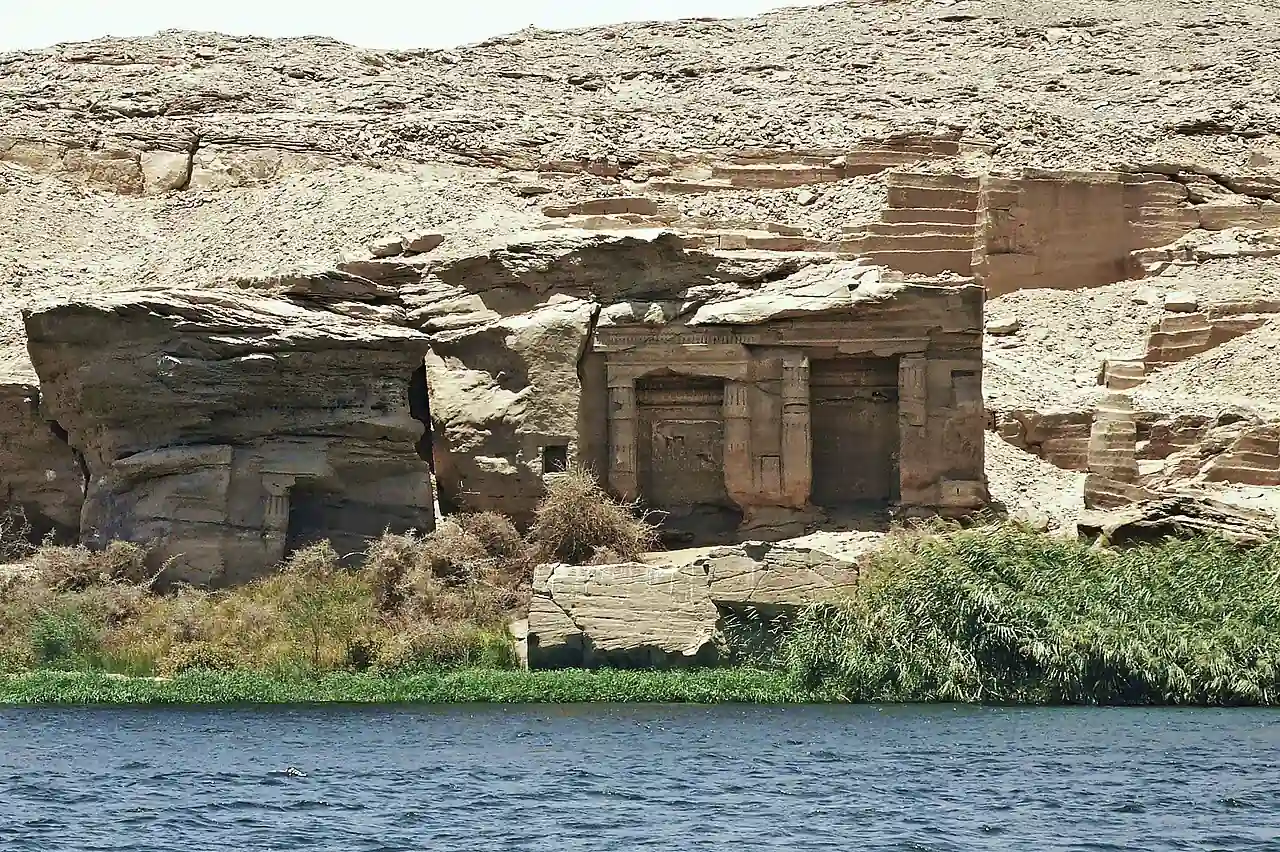 4-Day Nile Cruise from Aswan to Luxor with Abu Simbel & Hot Air Balloon Ride
