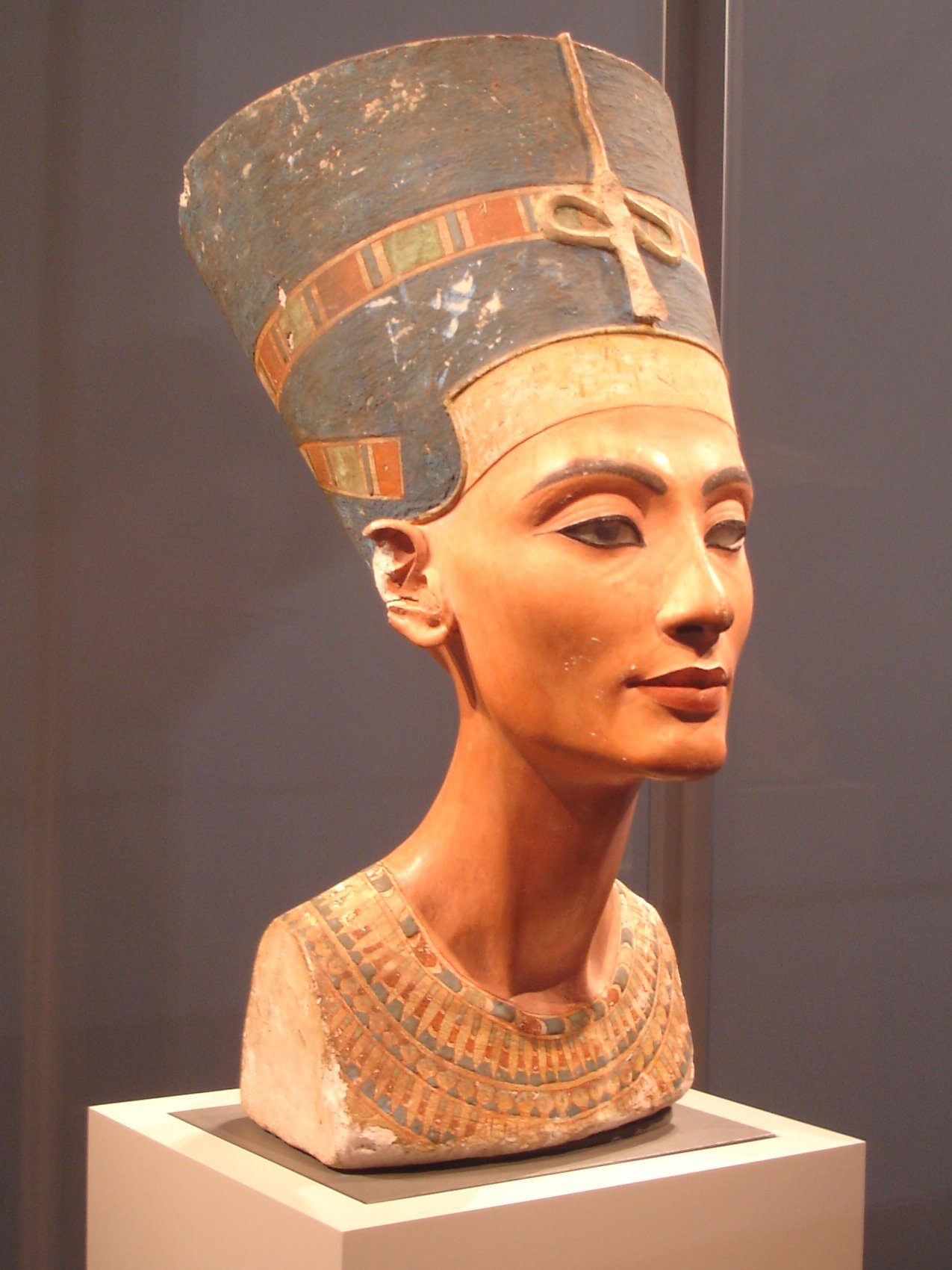 Guias sobre o Egito - 28 - EZ TOUR EGYPT Nefertiti: Quem Foi e Onde Está o Busto